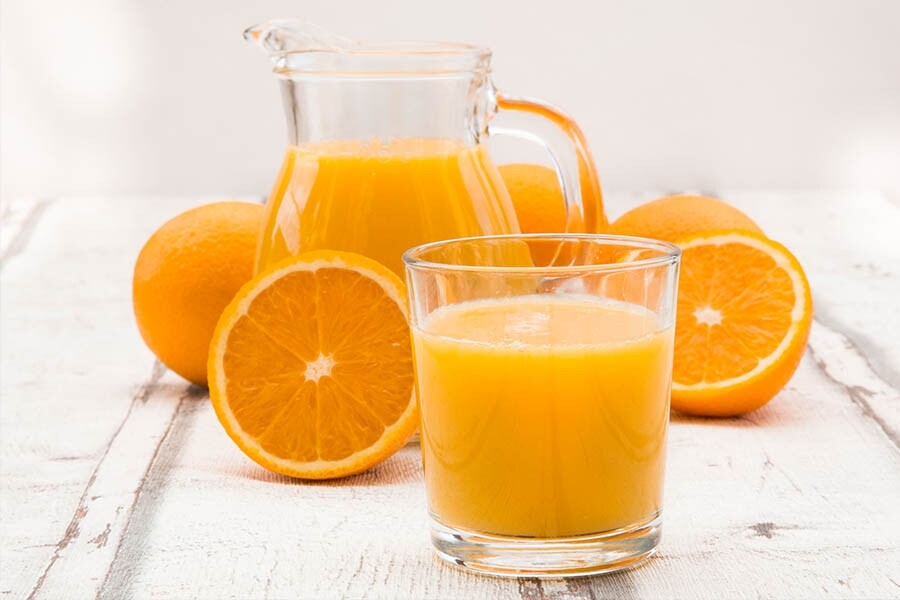 近年冷壓果汁興起，但單單一支300毫升的冷壓橙汁就有大約26.1克糖分