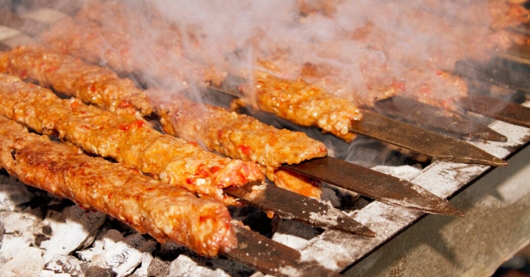 火煱以外，BBQ或燒烤後的串燒也是很吸引的。尤其是串燒中用到的高油分
