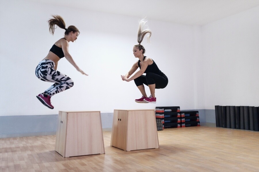 波比跳，既可以訓練上肢肌肉能力、下肢爆發力、核心穩定力量，更能結合心