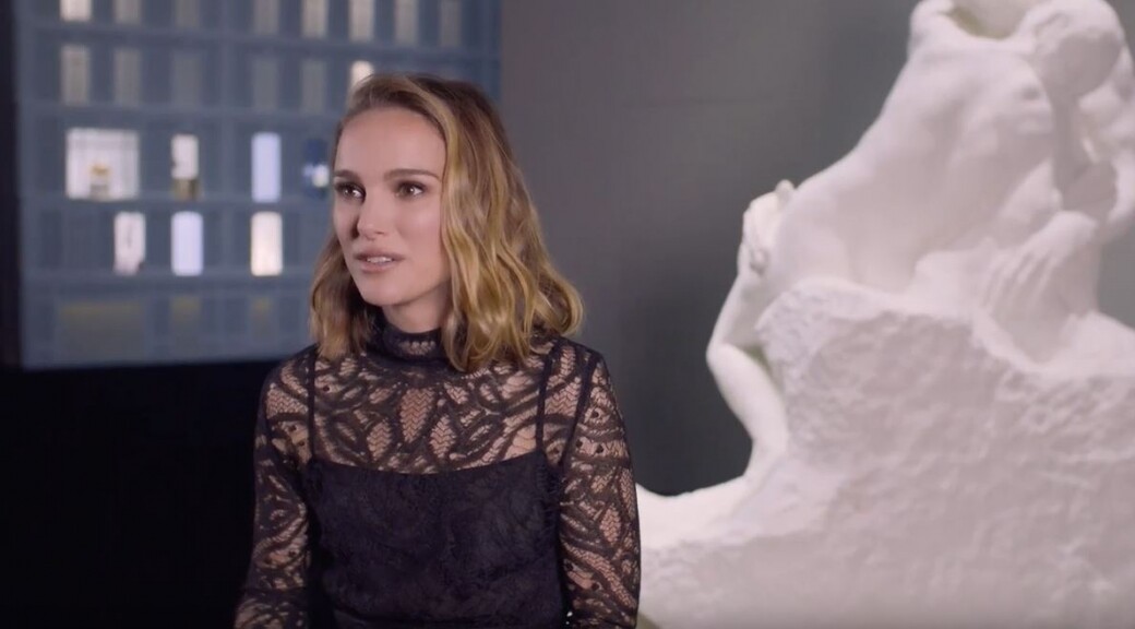 Q: 你想為下一次Miss Dior展覽創作藝術品嗎? Natalie: 我很想呢，不過我不是視覺藝