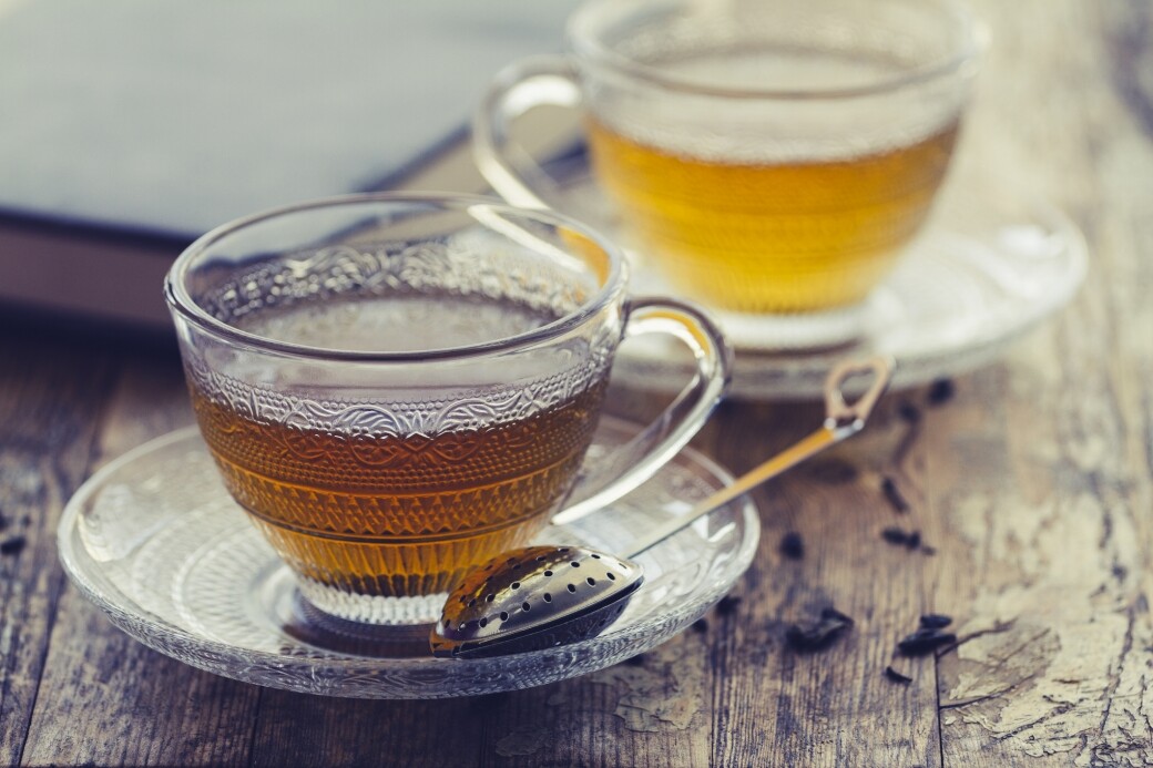 李醫師指枸杞不可以與綠茶同服用，因為綠茶裡的鞣酸有收斂吸附作用