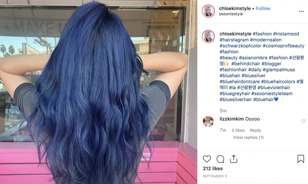 如果覺得整頭染成粉藍色調太浮誇，也可以先從髮尾挑染慢慢嘗試，漸變