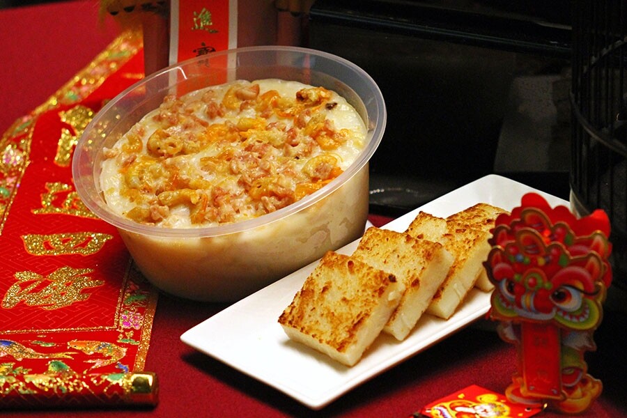 中式賀年糕點都以糯米粉、粘米粉等所製成，過量食用可能會引起消化不
