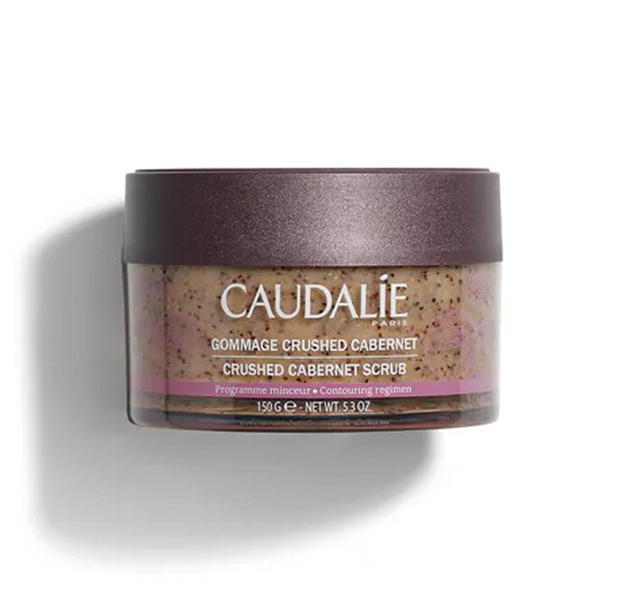 CAUDALIE磨砂霜含有葡萄籽磨砂粒子及6種有機精油，有效深層去角質，令肌膚