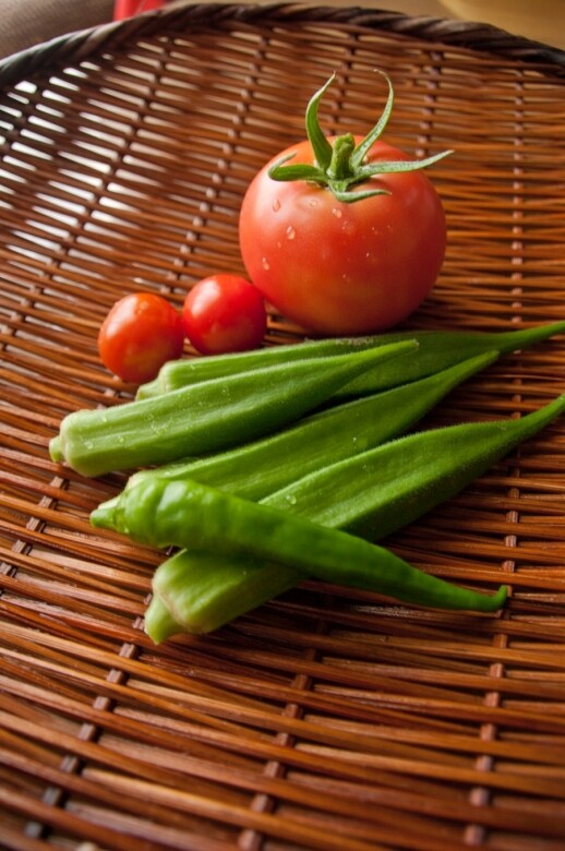 要知道秋葵屬於性味偏寒凉的蔬菜，如果如腸胃虚寒、功能不佳、容易腹瀉