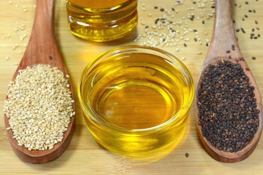 橄欖油，芝麻油，亞麻籽油，葵花籽油， 山茶籽油等植物油，也可用作油拔法，大