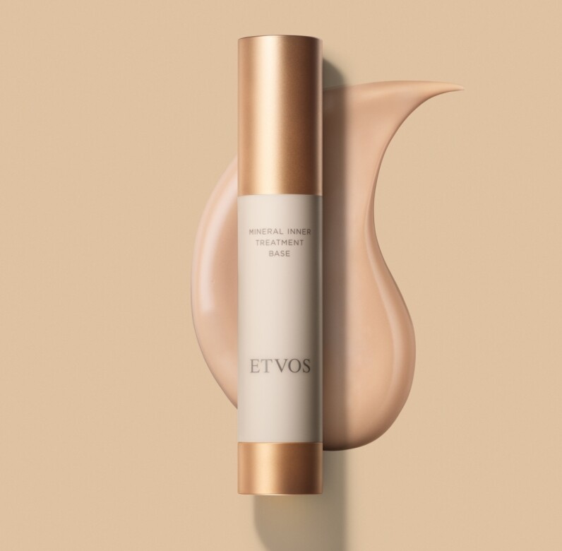 近年於日本大熱的礦物彩妝品牌ETVOS推出了「Luscious Skin Series」，礦物成分配合保濕成