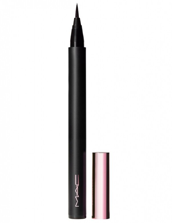 M·A·C皇牌超精細眼線液換上極具質感的黑粉金包裝，放在化妝包絕對