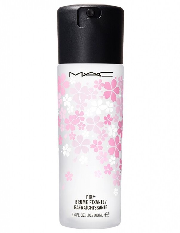 皇牌Fix+#貼妝保鮮水換上透明黑粉櫻花包裝，一噴為妝容披上無重保鮮封