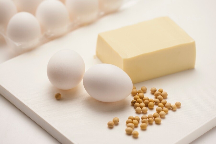 黃豆含豐富的蛋白質，每100克黃豆，含有36克的蛋白質，是優良的植物性蛋