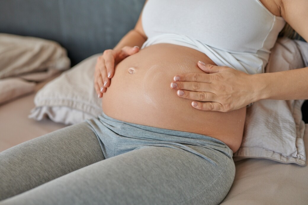 作為孕婦最擔心的莫過於妊娠紋問題，除了一般妊娠紋膏外，嬰兒油亦可