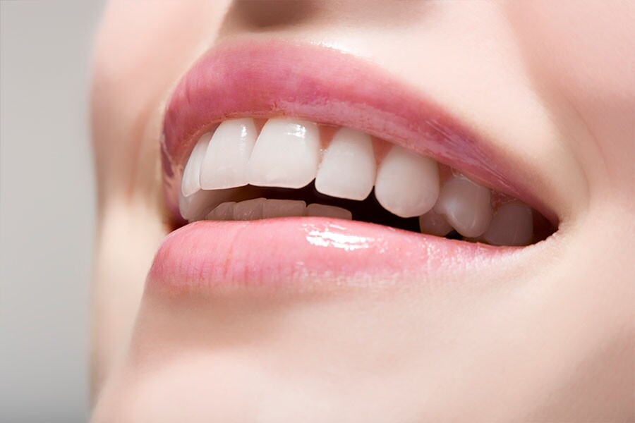 一般人聽到美白牙齒會擔心傷牙齒、傷琺瑯質，又或是容易令牙齒變得敏