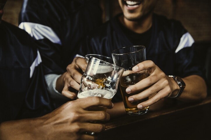 酒精被世衞列為一級致癌物，大量飲酒會削弱免疫系統的功能，對身體絕