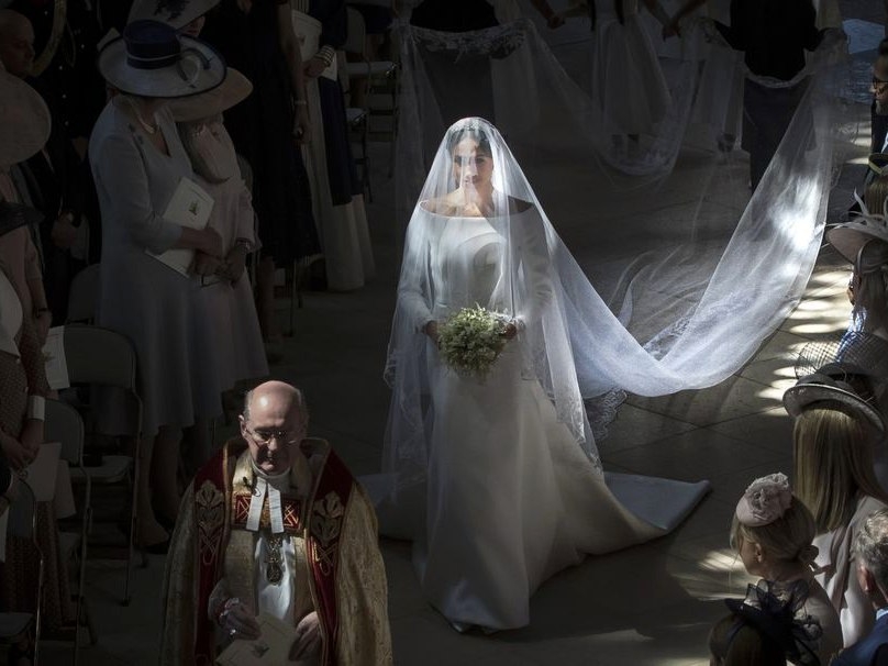 戴安娜王妃宣誓時念錯王子的名字！35件為人不知的全球王室婚禮秘聞
