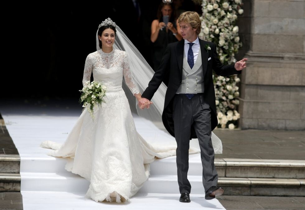 Alessandra de Osma嫁給漢諾威親王Christian Hannover，穿上由Jorge Vazquéz設計的高領喱士婚紗，婚禮在