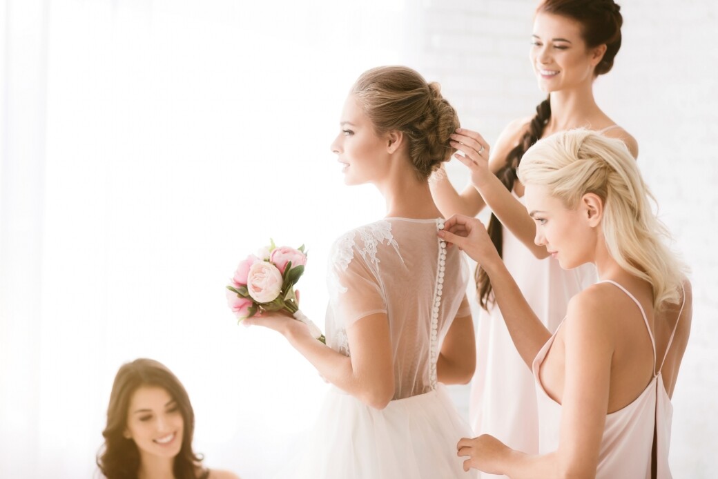 很多新娘在大日子前都希望修一修髮尾，以最適合的長度讓髮型師做造