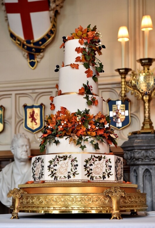尤金妮公主和Jack Brooksbank的結婚蛋糕由倫敦設計師Sophie Cabot製作，創造了一款具有