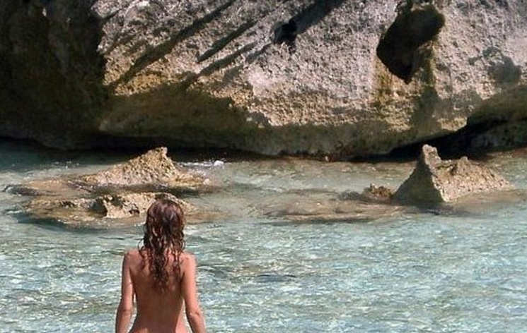 Tambaba海灘是巴西最古老的裸體海灘，無論是夫婦還是伴侶都可以在這裏享