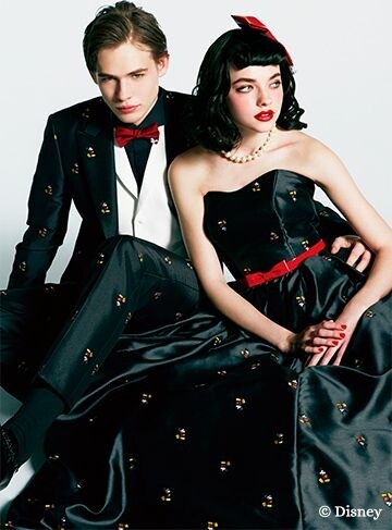 黑色綢緞的款式也別有一番風味，適合喜歡酷帥風格的情侶！