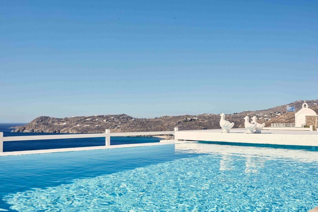 所有酒店的房間都可以看到無阻擋愛琴海美景，別出心裁的室內設計與