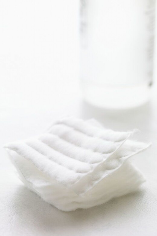 3乾淨的去光水卸妝棉指甲油塗出來時可以修補，或是可以隨時卸隨時