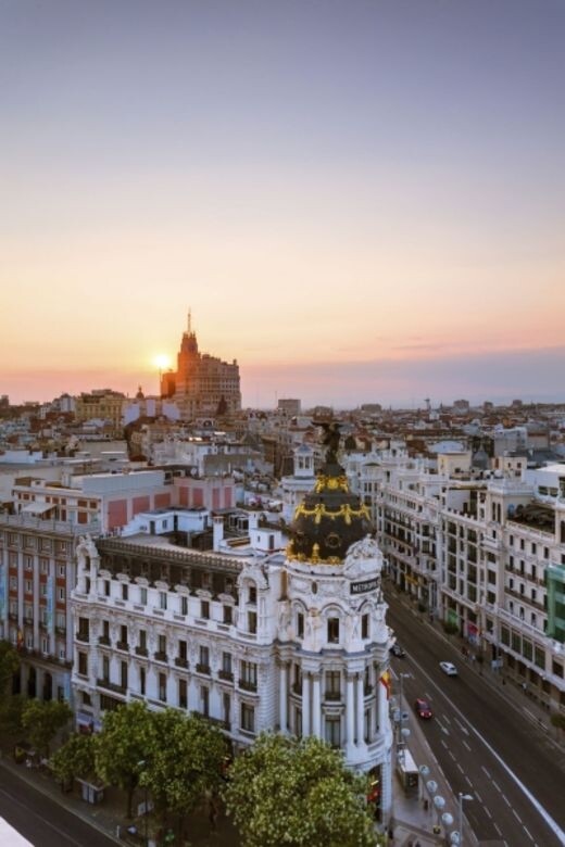西班牙（Spain）西班牙有的是大量宏偉建築、經典藝術傑作，還有熾熱的跳舞文