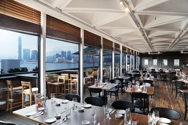 餐廳匯聚各式各樣的意大利美食，是香港澳門米芝蓮指南2013推薦餐廳，亦