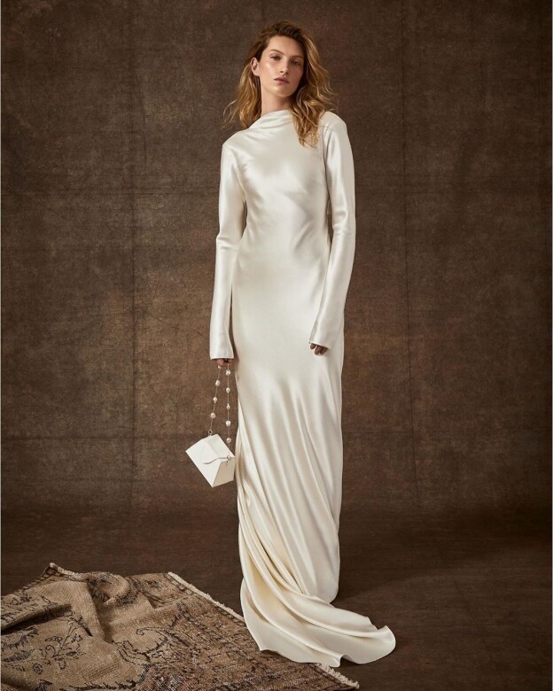 有別於傳統婚紗，Danielle Frankel的設計十分破格，當中包括略帶中性氣息的西裝套