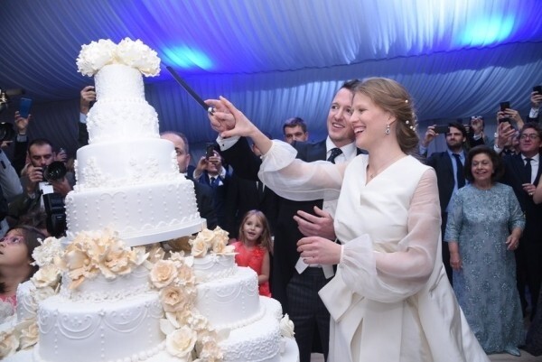 七層結婚蛋糕很華麗呢！
