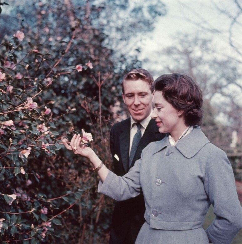 瑪格麗特公主和斯諾登伯爵安東尼·阿姆斯特朗‑瓊斯在1960年在英格蘭伯