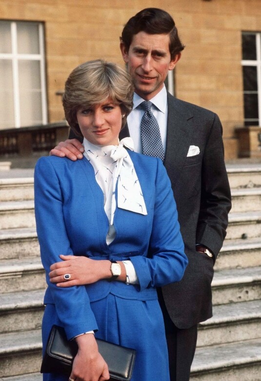 戴安娜王妃和查理斯王子在1981年於白金漢宮訂婚，戴安娜王妃戴上了Garrad