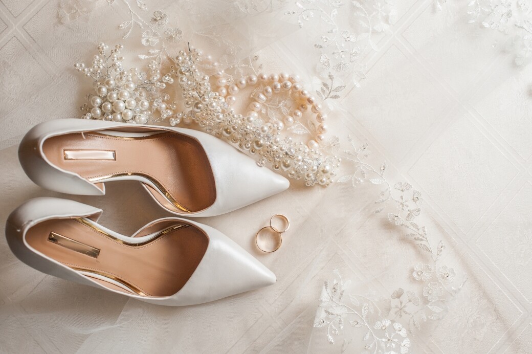 加上選擇一雙質量好的婚鞋，對於腳的舒適度，對於整個婚禮中你的表現