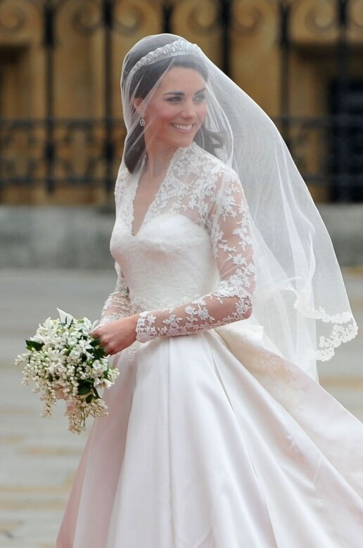 凱特王妃Kate Middleton在與威廉王子大婚當天，選擇了復古風格的婚紗，高貴典雅