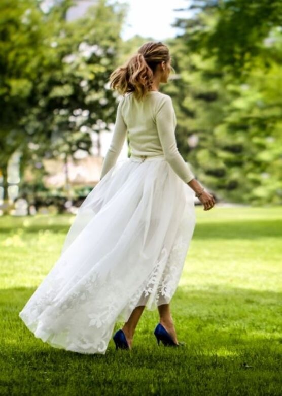 這張婚紗背影照也貫徹了Olivia Palermo的簡約優雅風格。