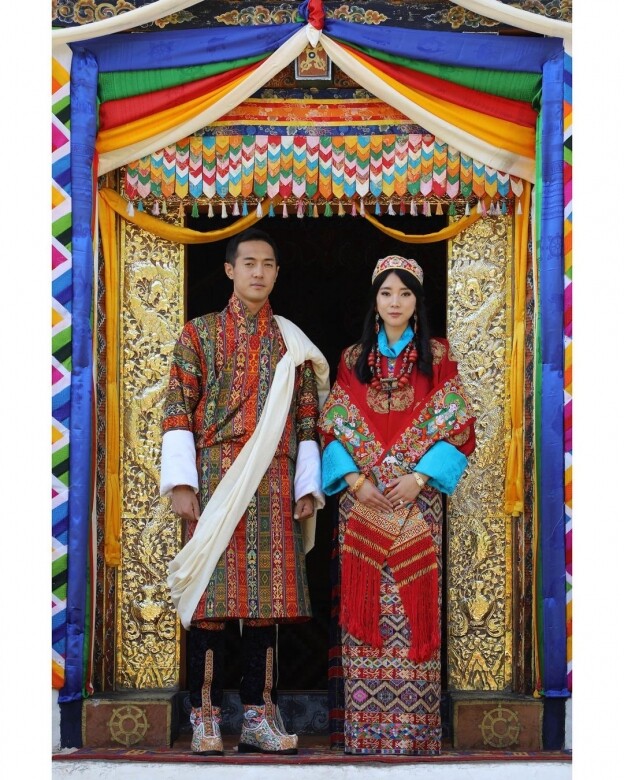據不丹國王旺楚克的「現場報導」，婚禮是在廷布（Thimphu）的國王宮殿Dechencholing Palace舉行。婚