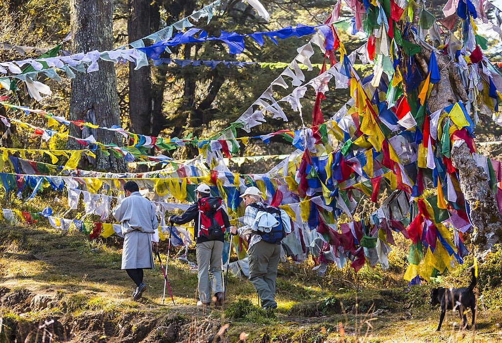 不丹十分注重環保，全民實行禁煙令和禁膠袋令，以致森林覆蓋率可以達
