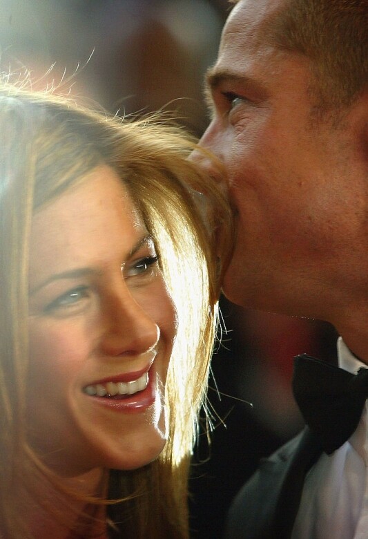 最新的消息是，上月Jennifer Aniston舉行50歲生日派對，Brad Pitt被發現也在場，報導表示