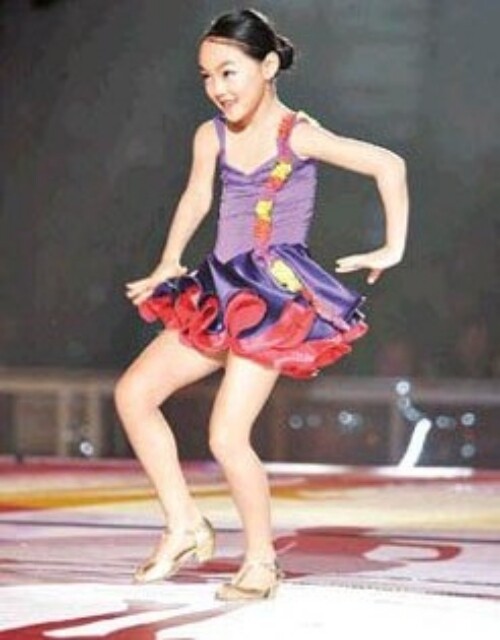 當時年僅7歲的小Jane原來已經是兩次全國舞蹈大賽冠軍
