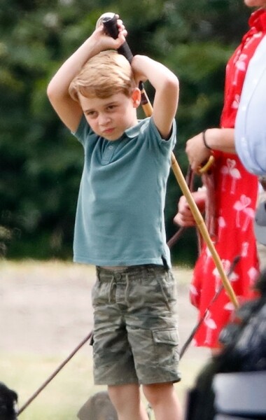 話說在今年年頭，5歲的喬治小王子和妹妹跟外婆