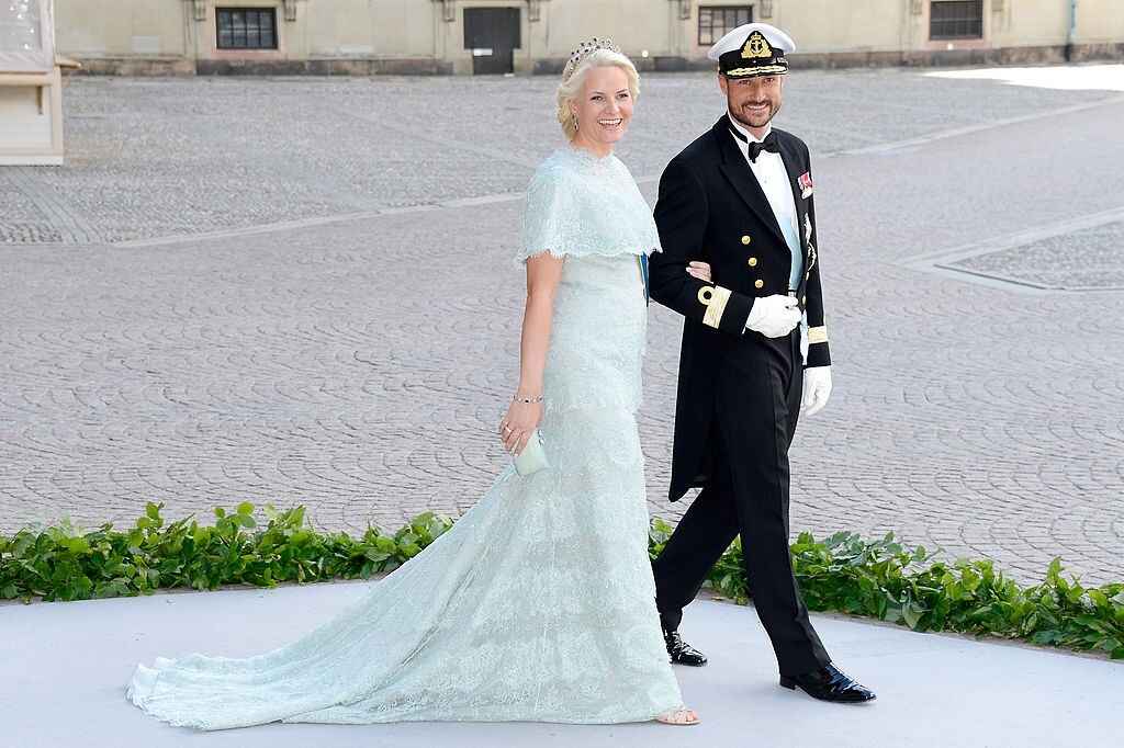 有其父必有其子，Harold國王的兒子，今日挪威的王儲Haakon在擇偶方面跟父王一