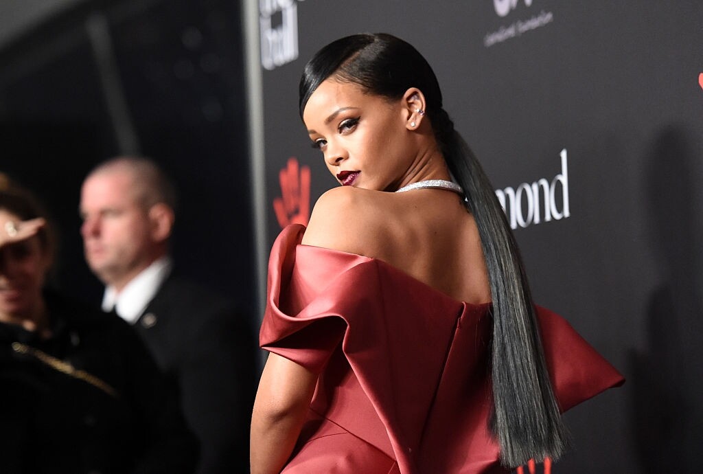 Rihanna曾被《時代雜誌》和《福布斯》分別評為2012年百大影響力人物和最具權勢名