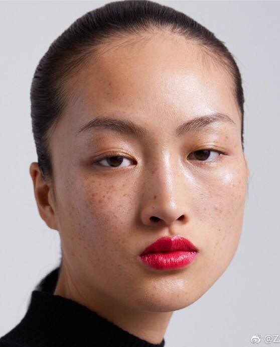 除了高其蓁，另一個中國籍模特兒同樣擁有不常規的美，她就是李靜雯