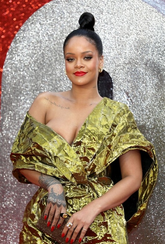 Rihanna在數年前因男友Drake出軌分手後，在一個訪問中更說過：「我現在不需要男