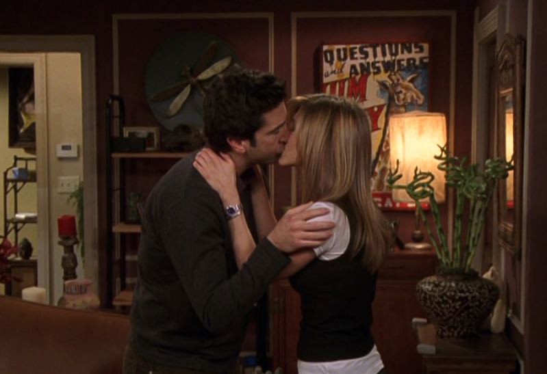 相信各位觀眾還記得Rachel與Ross在最後一季中有情人終成眷屬，並透露Rachel已