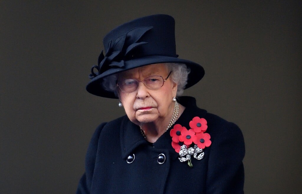 據指哈里表示要退下王室成員身份後，英女王曾經表示體諒，更對乖孫表