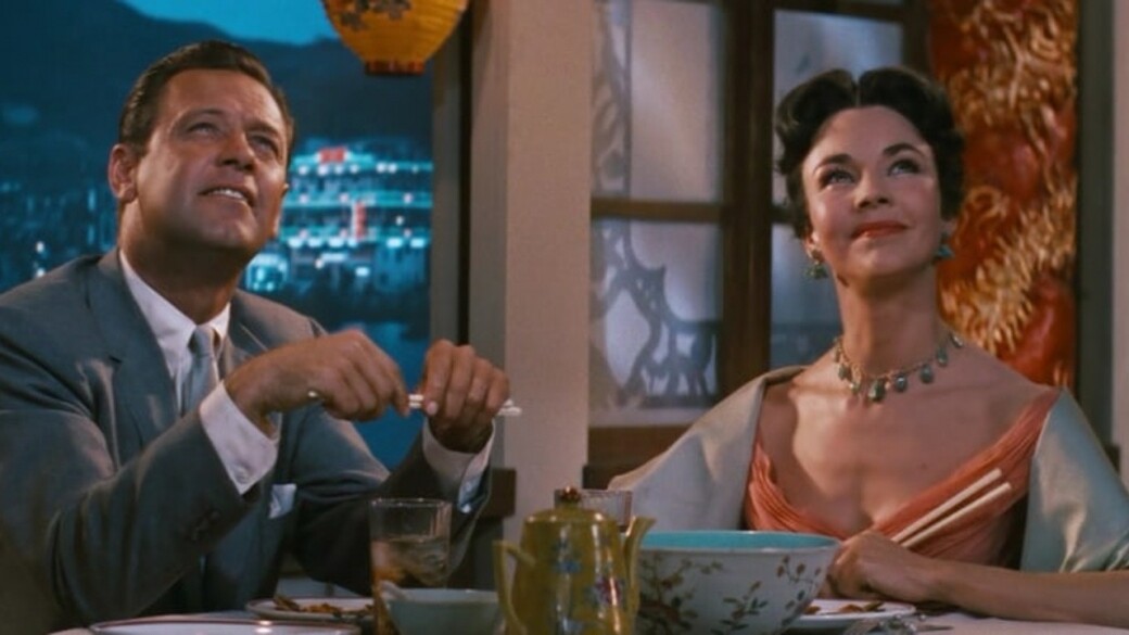 外國電影東來香港取景海鮮舫，其實由來已久，1955年由奧斯卡影帝威廉荷