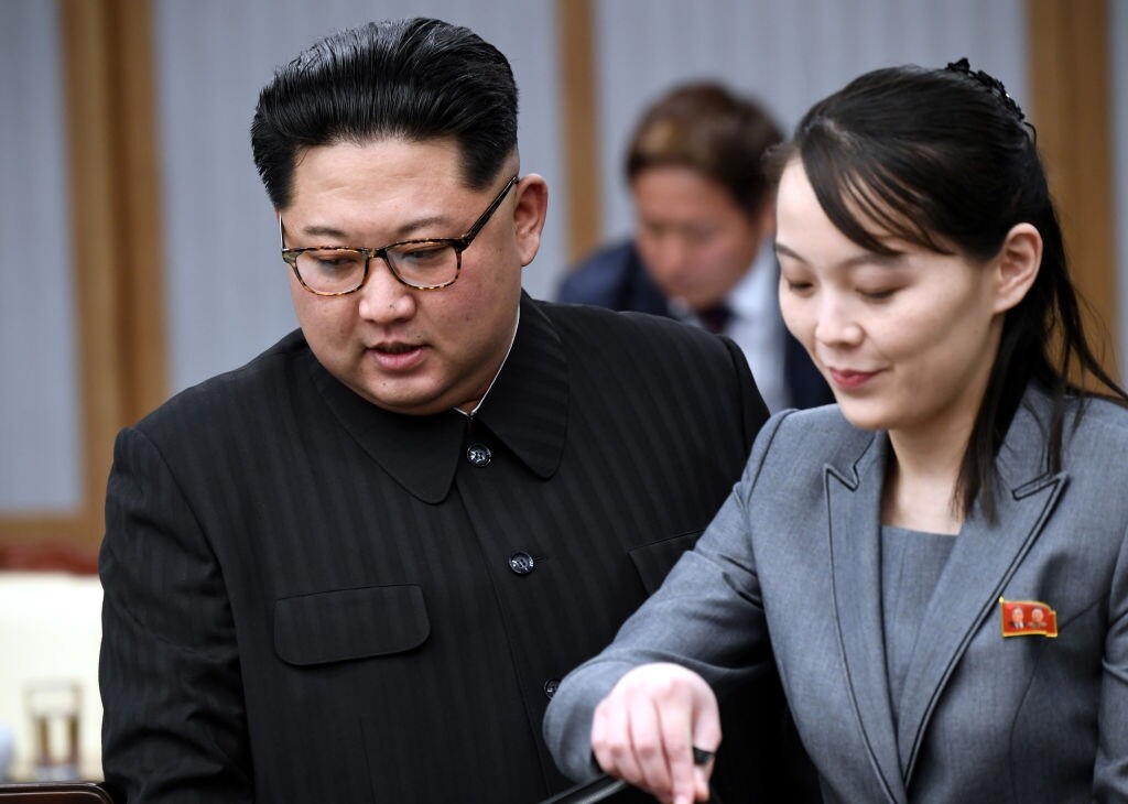 「朝鮮領導人觀察」網站報道，金與正是朝鮮勞動黨總書記金正日排行第四