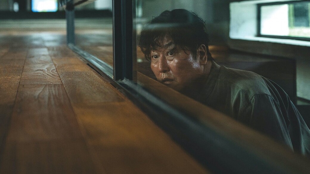《上流寄生族》在去年中香港上映，是導演奉俊昊與影帝宋康昊四度攜手，延