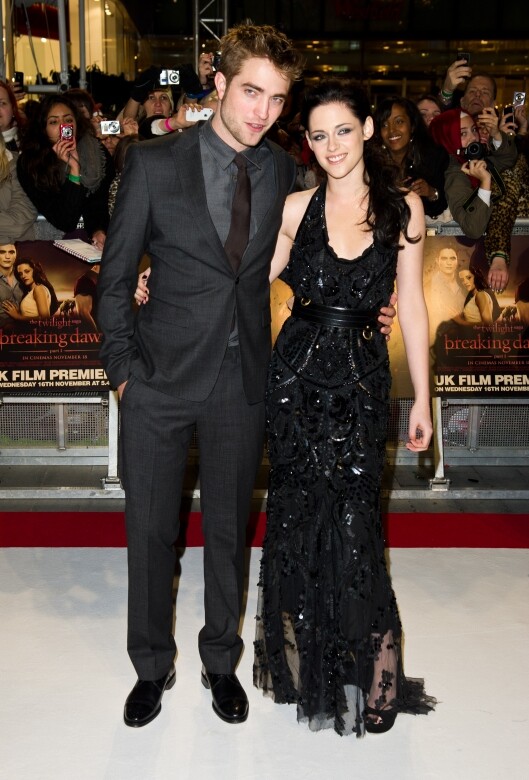 這對「Twilight Couple 」可謂是荷里活的sweetheart，不過在2012年Kristen被拍到與已婚導演Rupert Sanders的親