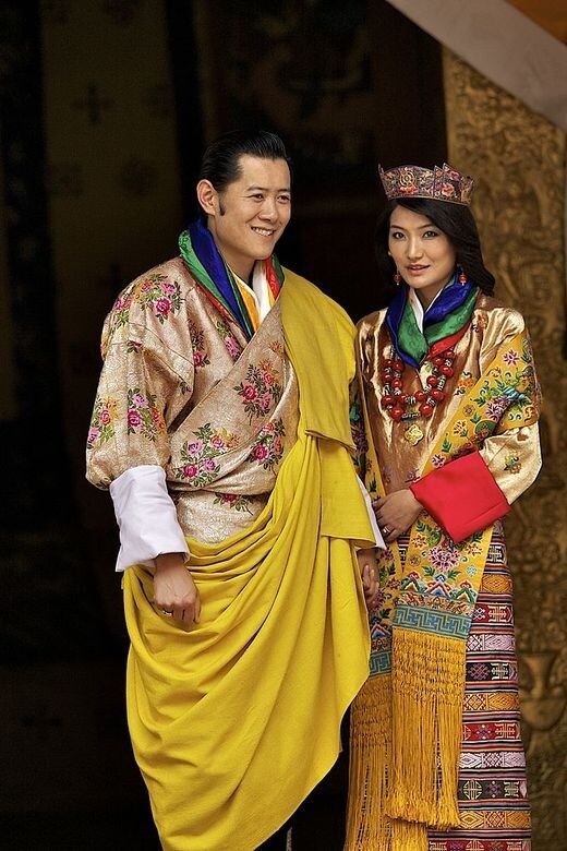 2011年5月20日，31歲的不丹國王旺楚克對外宣布迎娶20歲的佩瑪：「作為國